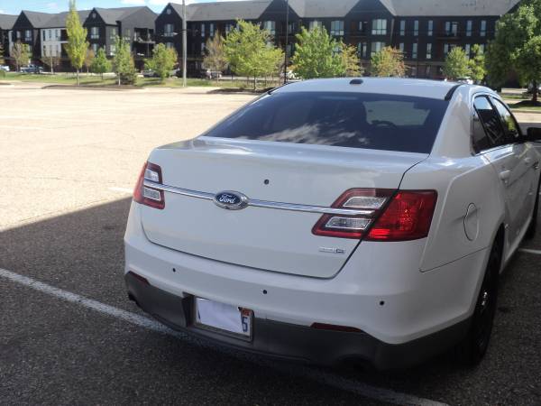 2016 Ford, dovoz USA — foto 7 z 12