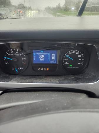 2016 Ford, dovoz USA — foto 8 z 12