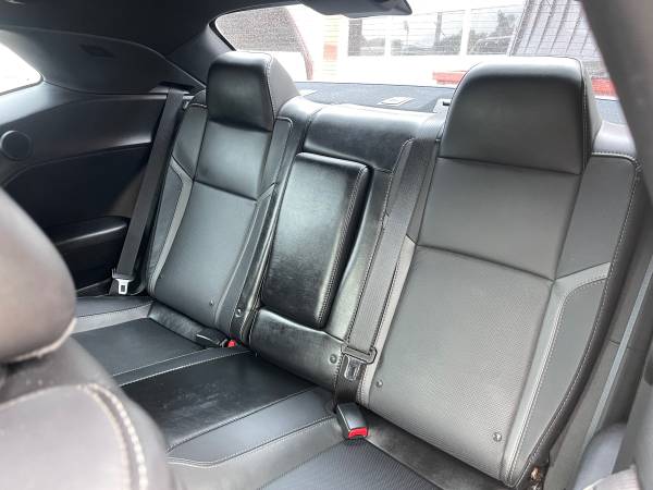 2017 Dodge, dovoz USA — foto 11 z 12