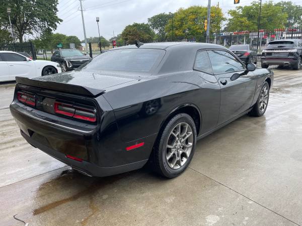 2017 Dodge, dovoz USA — foto 4 z 12