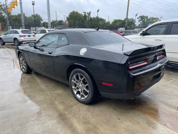 2017 Dodge, dovoz USA — foto 6 z 12