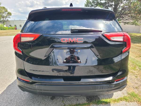 2024 GMC, dovoz USA — foto 4 z 12