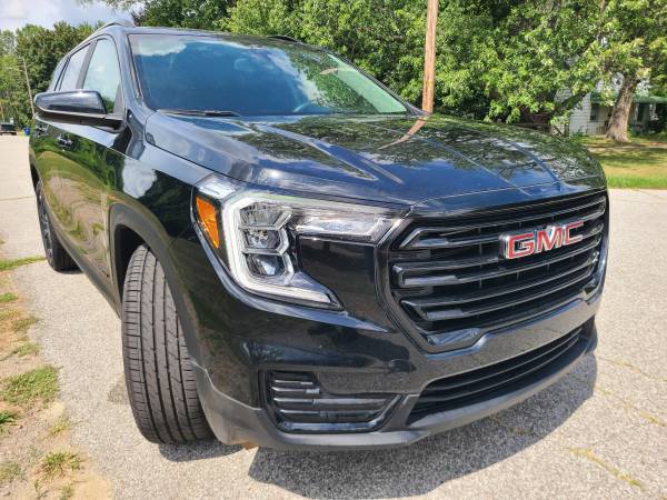 2024 GMC, dovoz USA — foto 7 z 12
