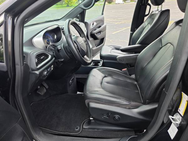 Chrysler, dovoz USA — foto 11 z 12