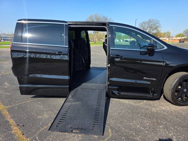 Chrysler, dovoz USA — foto 2 z 12