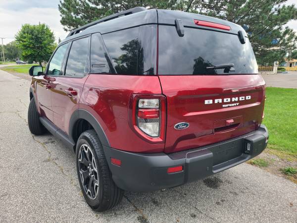 2025 Ford, dovoz USA — foto 3 z 12
