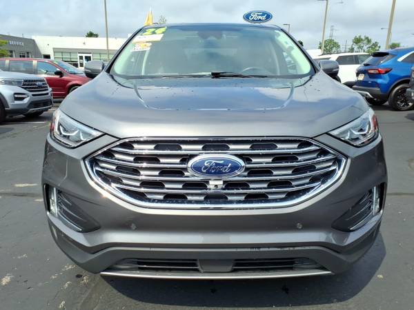 2024 Ford, dovoz USA — foto 2 z 12