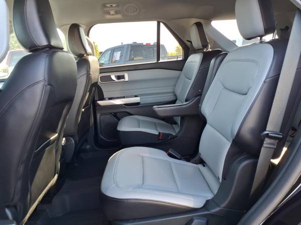 2021 Ford, dovoz USA — foto 9 z 12