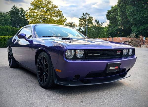 2013 Dodge, dovoz USA — foto 2 z 12