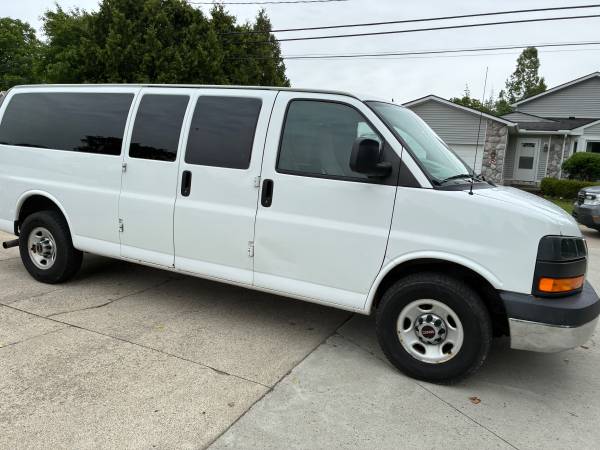 2015 GMC, dovoz USA — foto 3 z 12