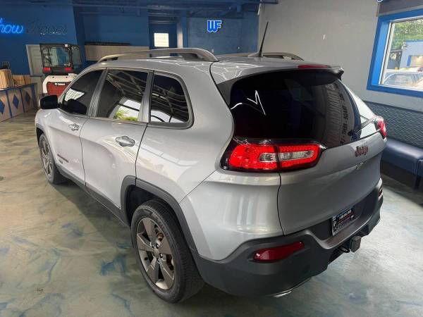 2016 Jeep, dovoz USA — foto 10 z 12