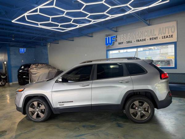 2016 Jeep, dovoz USA — foto 11 z 12
