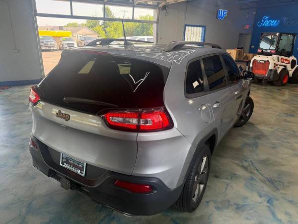 2016 Jeep, dovoz USA — foto 9 z 12