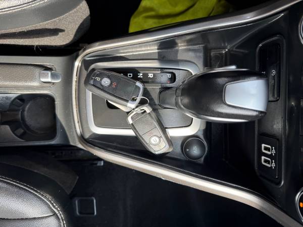 2019 Ford, dovoz USA — foto 12 z 12
