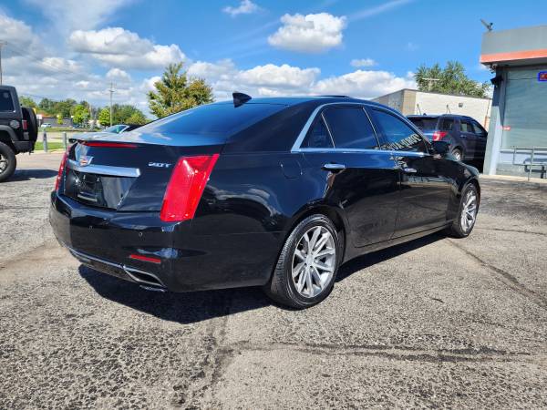 2016 Cadillac, dovoz USA — foto 4 z 12
