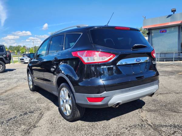 2016 Ford, dovoz USA — foto 11 z 12