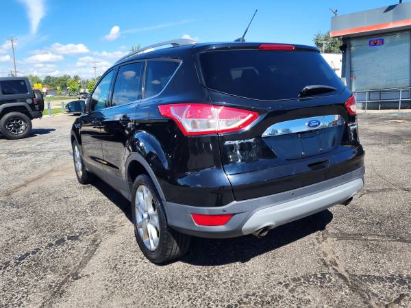 2016 Ford, dovoz USA — foto 12 z 12