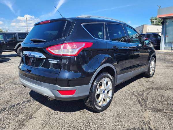 2016 Ford, dovoz USA — foto 5 z 12