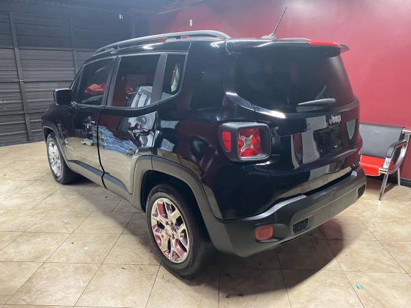 2017 Jeep, dovoz USA — foto 7 z 12
