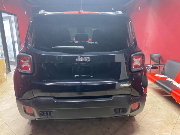 2017 Jeep, dovoz USA — foto 8 z 12