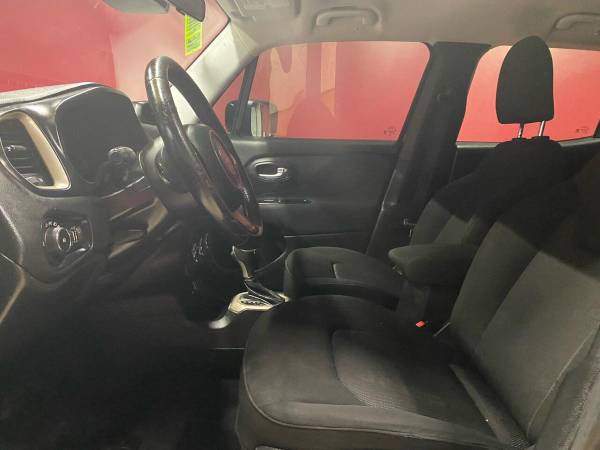 2017 Jeep, dovoz USA — foto 9 z 12