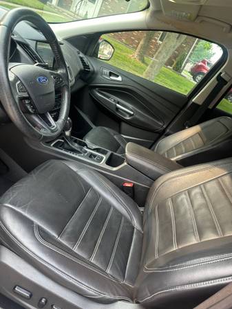2018 Ford, dovoz USA — foto 12 z 12