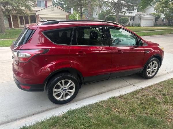 2018 Ford, dovoz USA — foto 2 z 12