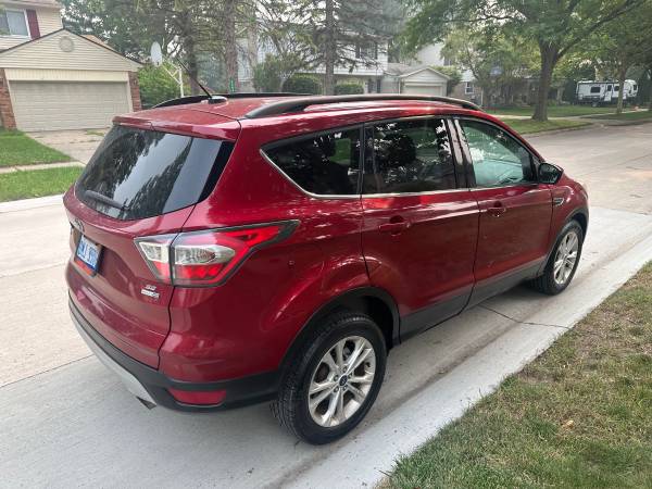 2018 Ford, dovoz USA — foto 3 z 12
