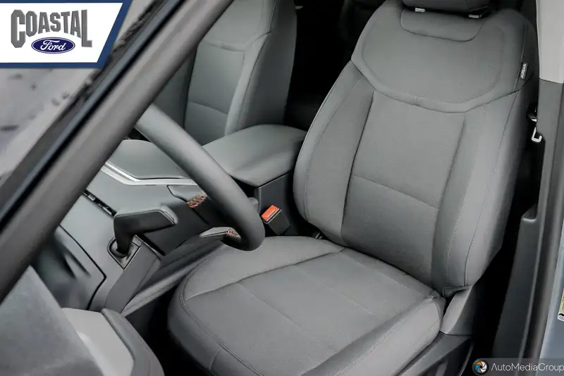 2026 Ford Explorer Active, modrá, 81 km, dovoz Kanada — foto 11 z 12
