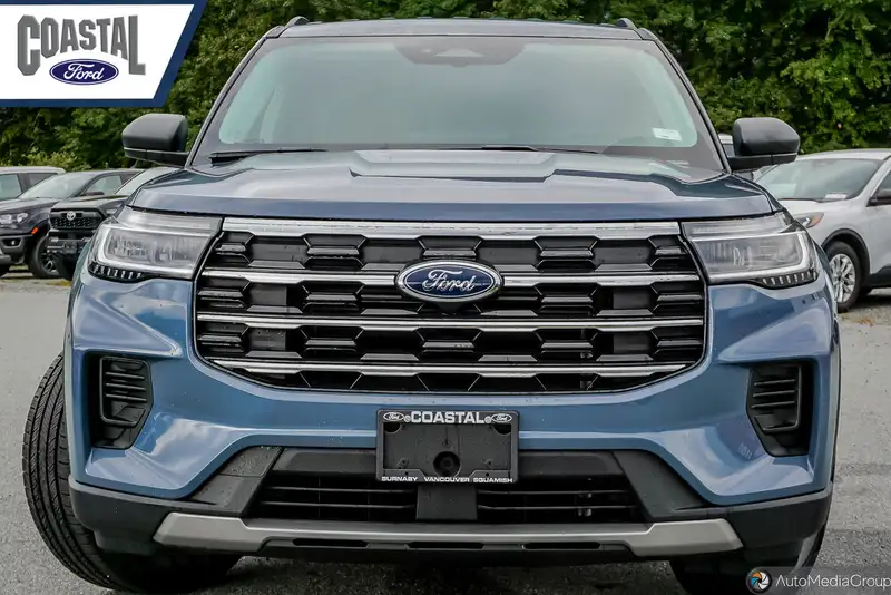 2026 Ford Explorer Active, modrá, 81 km, dovoz Kanada — foto 3 z 12
