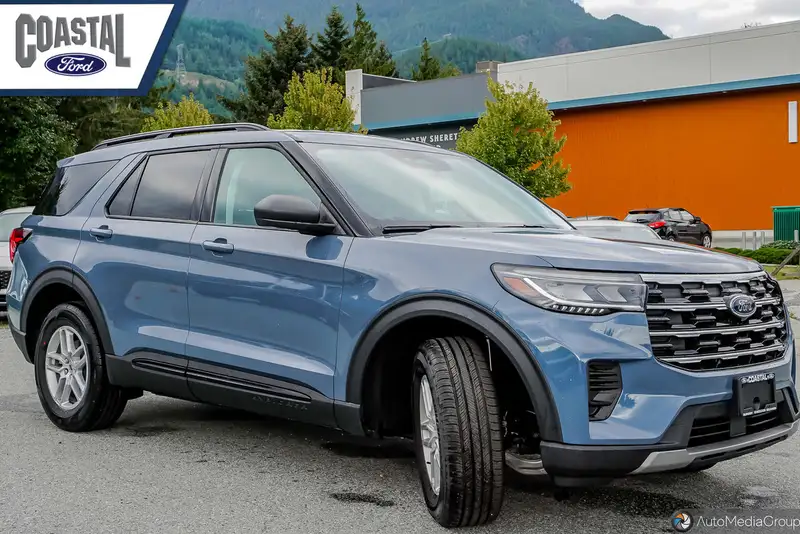 2026 Ford Explorer Active, modrá, 81 km, dovoz Kanada — foto 4 z 12