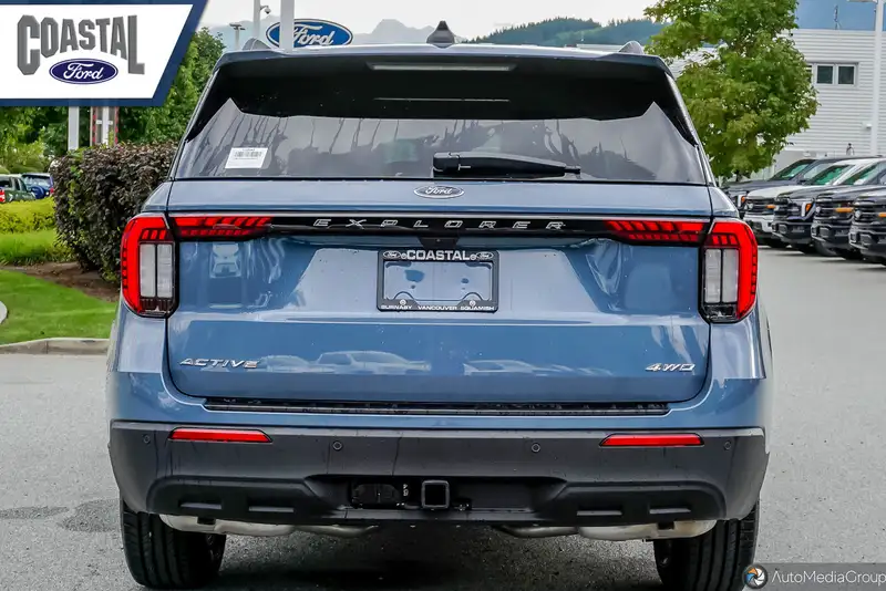 2026 Ford Explorer Active, modrá, 81 km, dovoz Kanada — foto 7 z 12