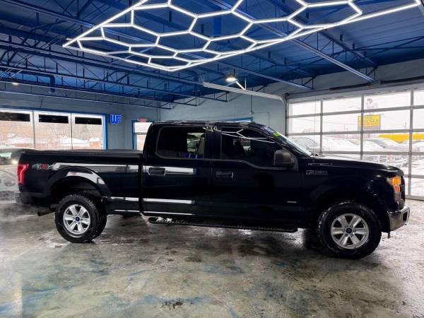 2016 Ford, dovoz USA — foto 7 z 12