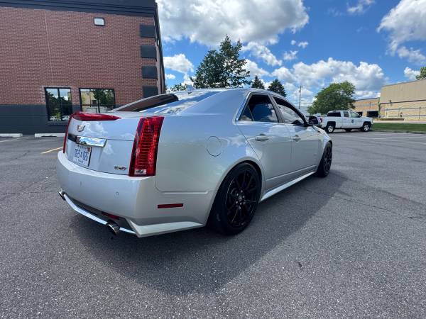 2011 Cadillac, dovoz USA — foto 7 z 12