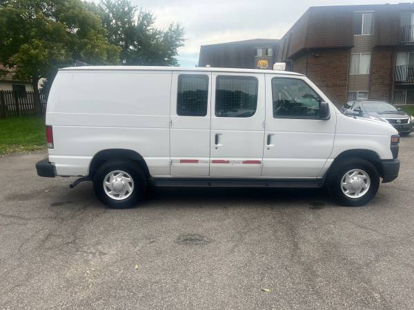 2013 Ford, dovoz USA — foto 3 z 9
