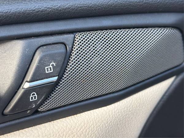 2017 BMW, modrá, dovoz USA — foto 10 z 10