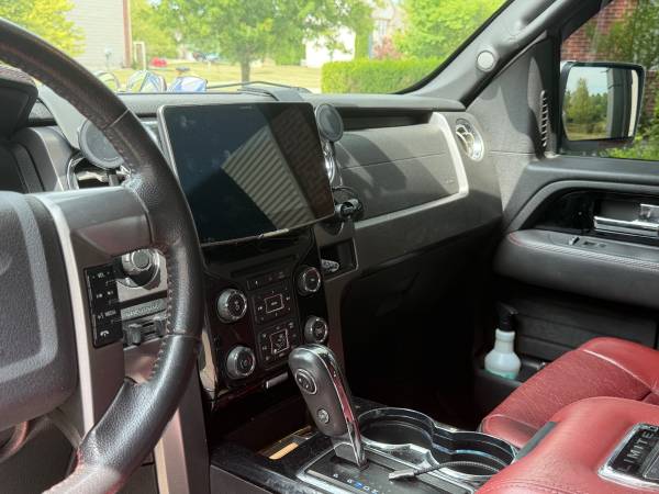 2013 Ford, dovoz USA — foto 11 z 12