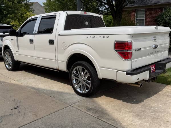 2013 Ford, dovoz USA — foto 2 z 12