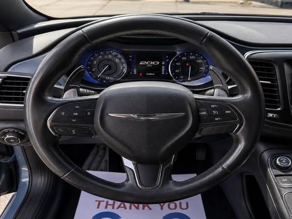 2015 Chrysler, dovoz USA — foto 9 z 11