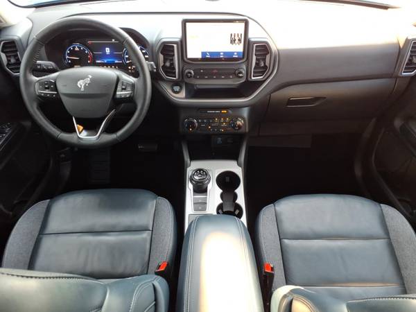 2022 Ford, dovoz USA — foto 9 z 12