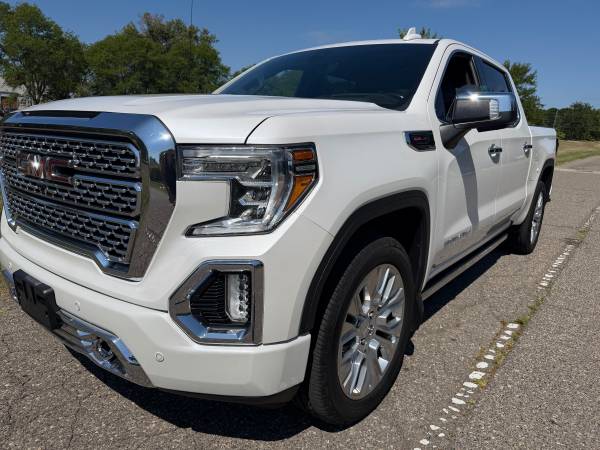 2020 GMC, dovoz USA — foto 2 z 12