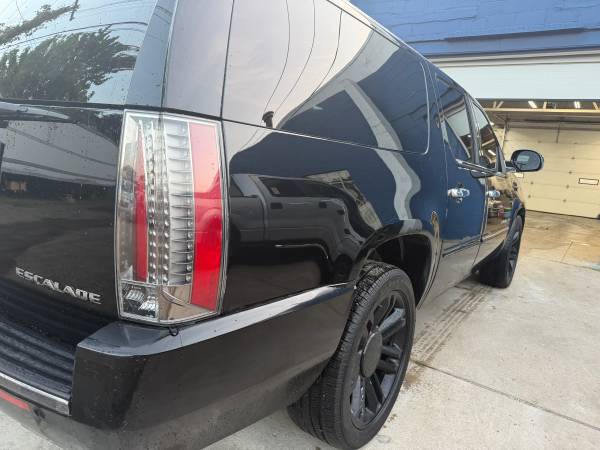 2014 Cadillac, dovoz USA — foto 5 z 12
