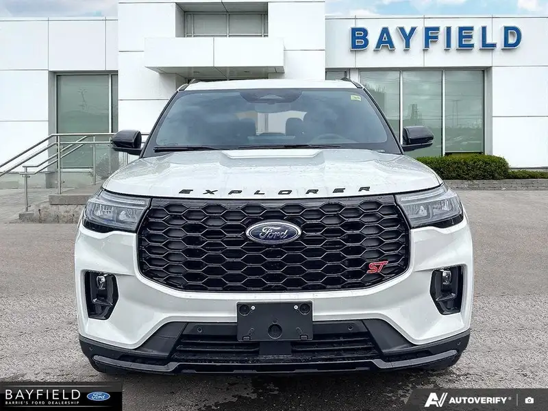 2026 Ford Explorer ST, bílá, 50 km, dovoz Kanada — foto 2 z 12