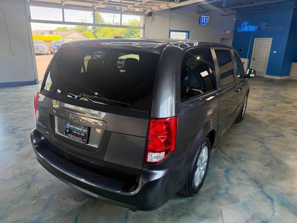 2016 Dodge, dovoz USA — foto 6 z 12