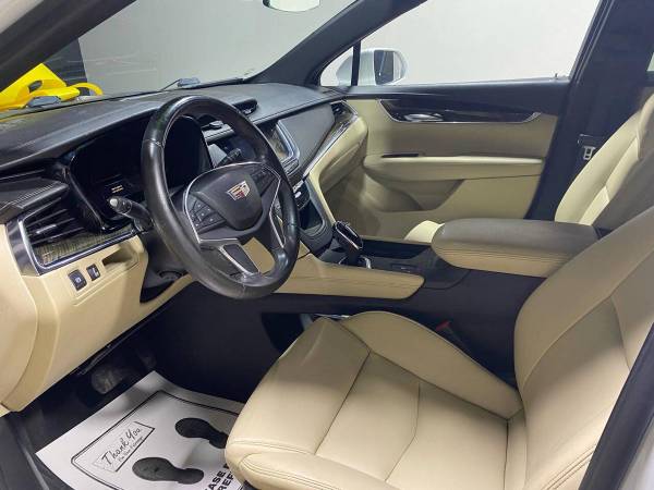 2017 Cadillac, dovoz USA — foto 8 z 12