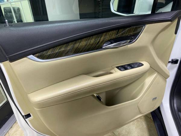 2017 Cadillac, dovoz USA — foto 9 z 12