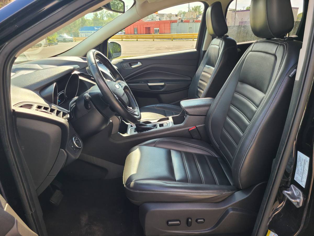 2019 Ford, dovoz USA — foto 10 z 12