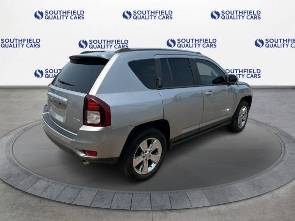 2017 Jeep, stříbrná, dovoz USA — foto 6 z 10