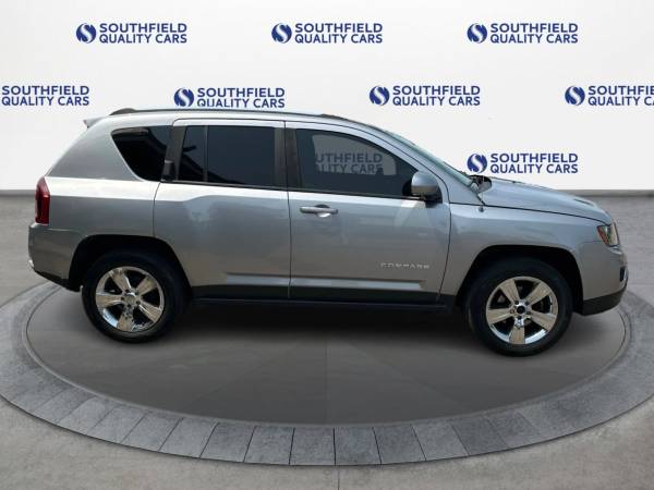 2017 Jeep, stříbrná, dovoz USA — foto 7 z 10