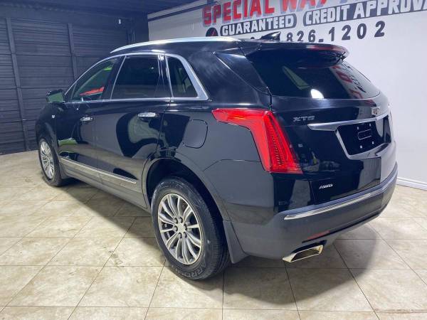2017 Cadillac, dovoz USA — foto 5 z 12